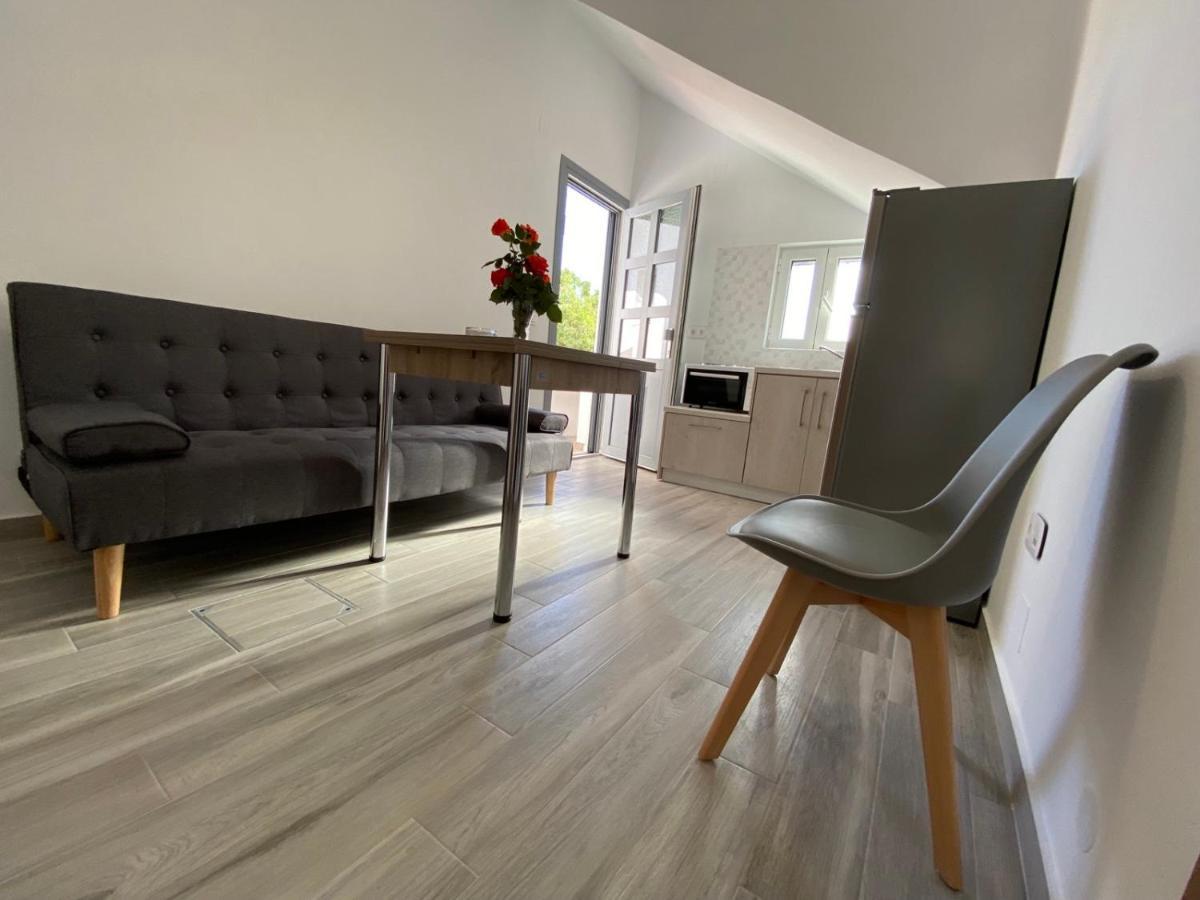 Ninemia Apartment Artemonas Esterno foto